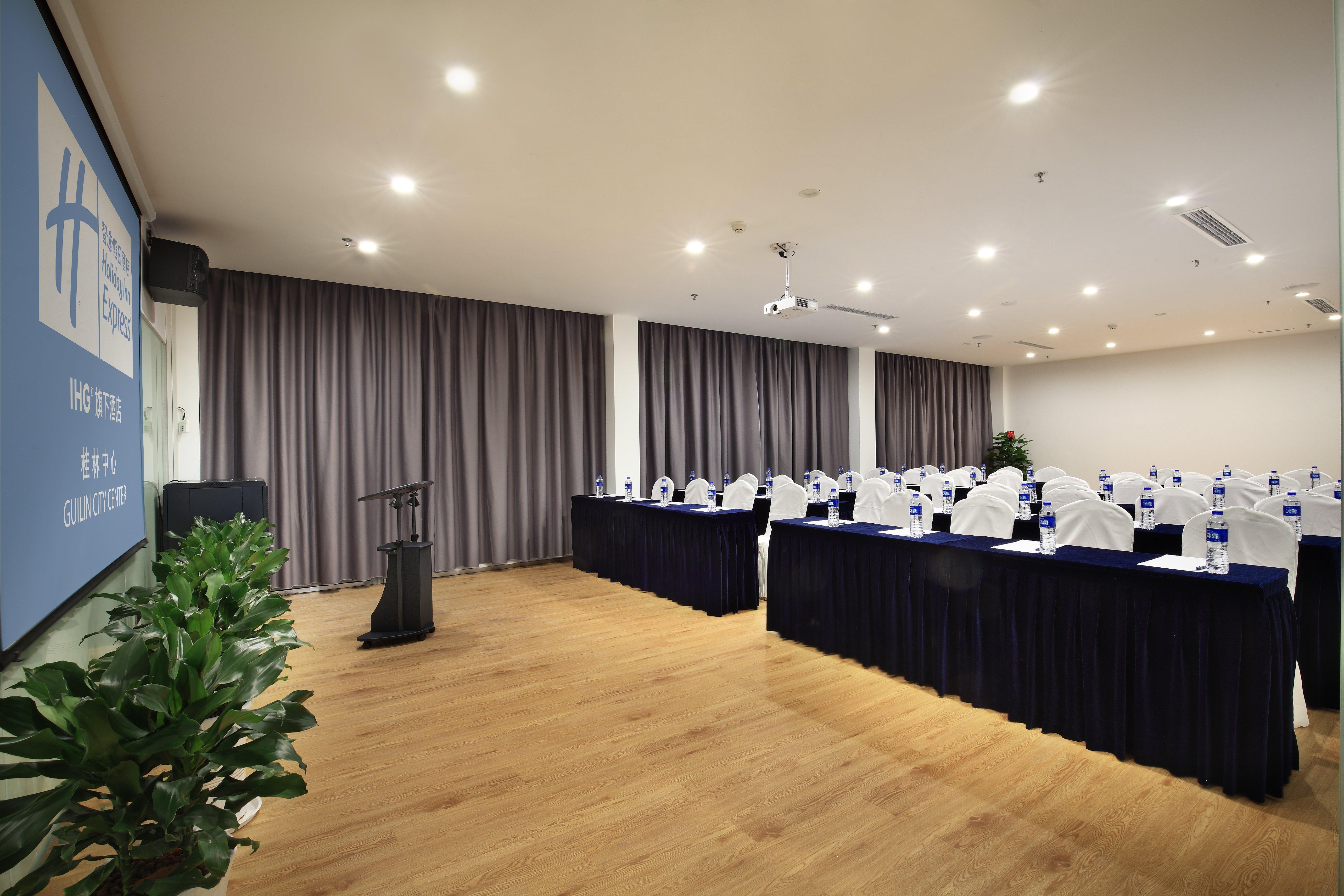 Holiday Inn Express Guilin City Center By Ihg Buitenkant foto